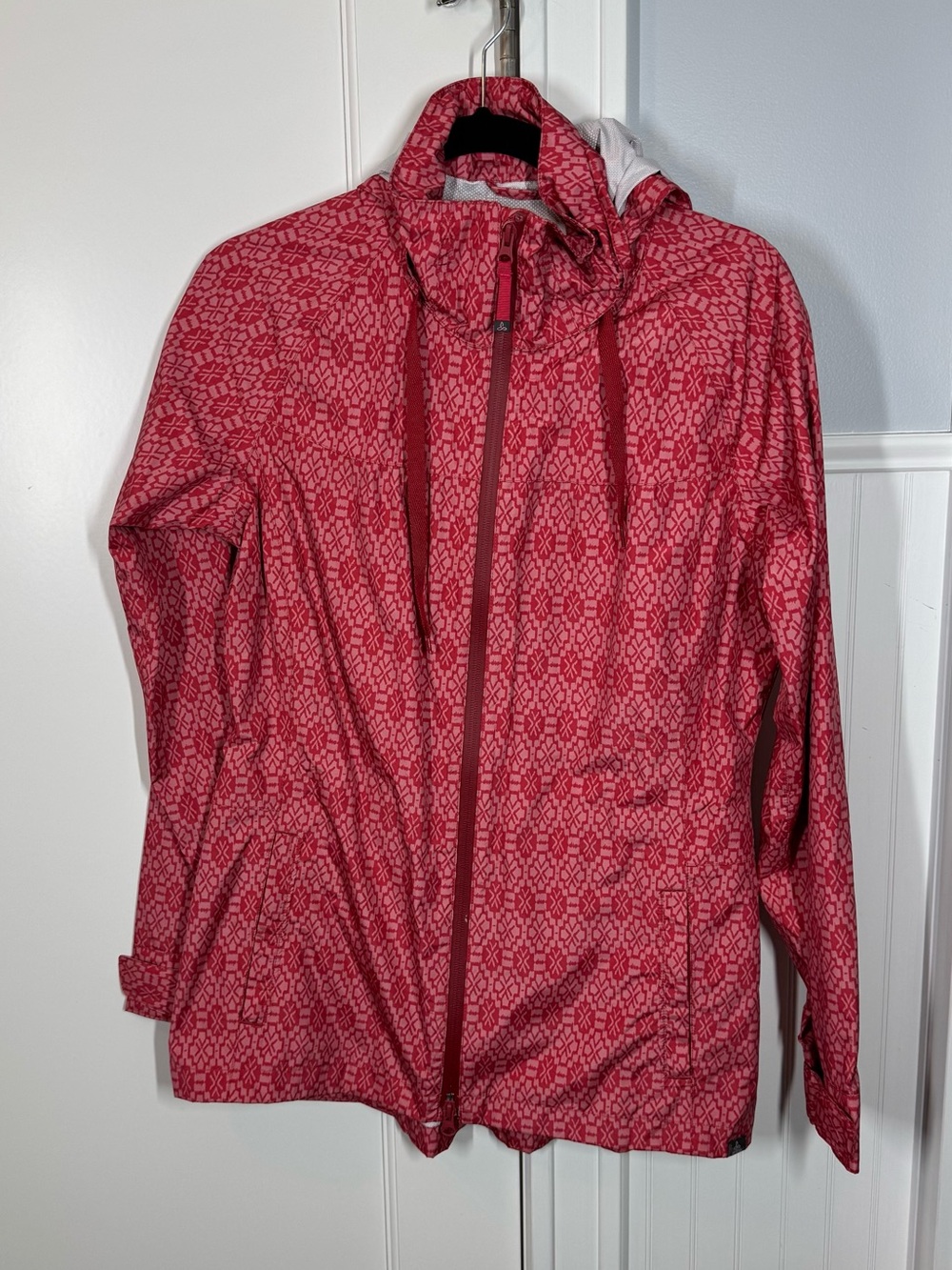 Prana Sunwashed Red Misty Geo Eliza Rain Jacket size medium no belt Gorpcore